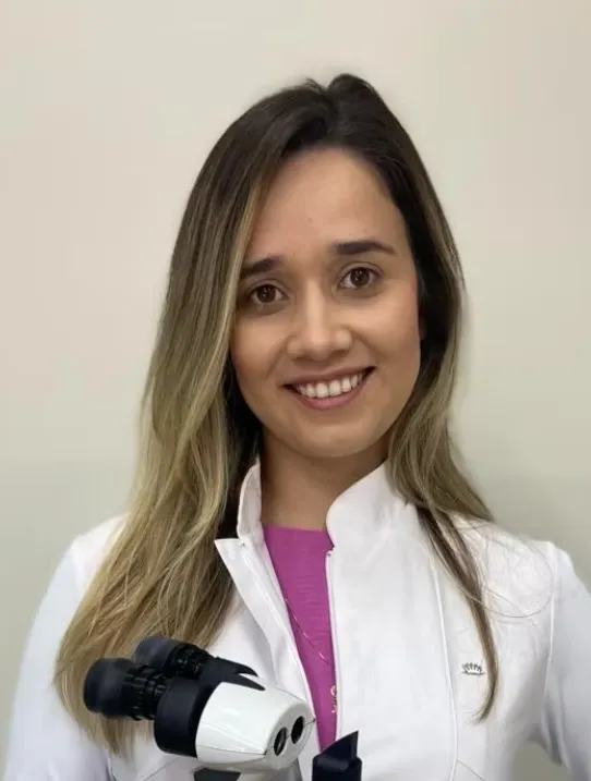 Dra. Larissa Bonfim Trocar